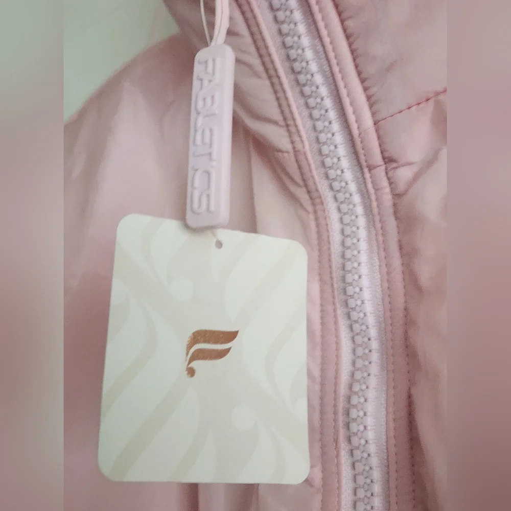 *NWT* FABLETICS | All Weather Puffer Jacket | Soft Pink Shine | Small - Picture 4 of 6